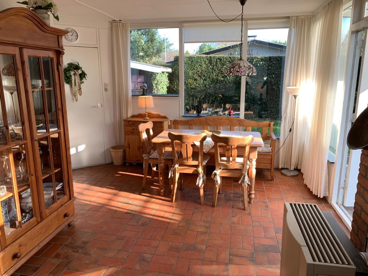 Rustig Gelegen Vakantiebungalow Kortgene Εξωτερικό φωτογραφία